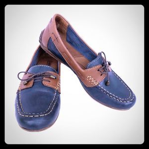 Born Navy & Brown Leather Flat Loafers Size 8 EUC